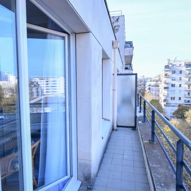 Bright with balcony at Buttes Chaumont - Apartamento - 20