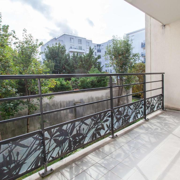 Bright with balcony at Buttes Chaumont - Apartamento - 29