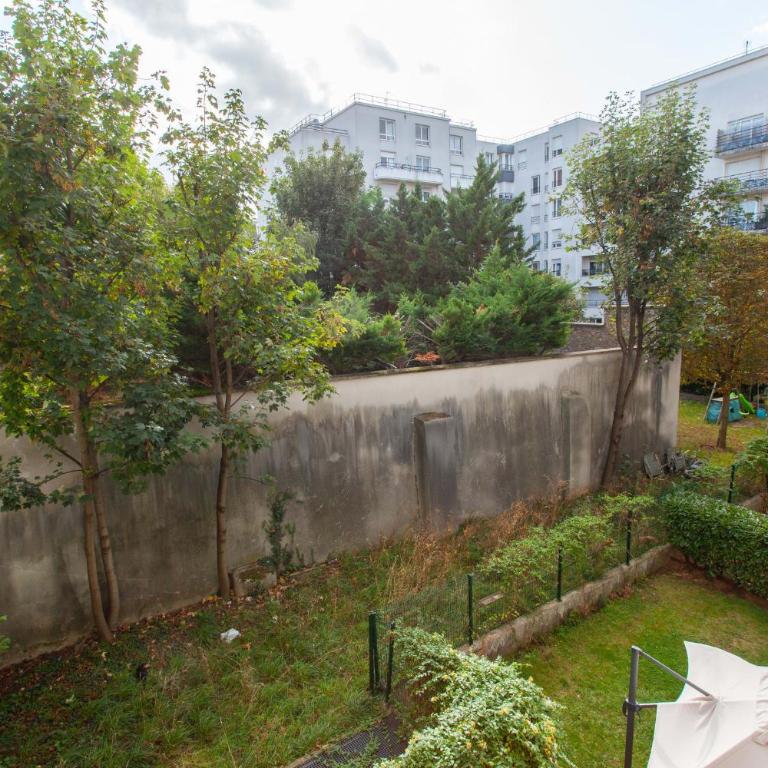 Bright with balcony at Buttes Chaumont - Apartamento - 30