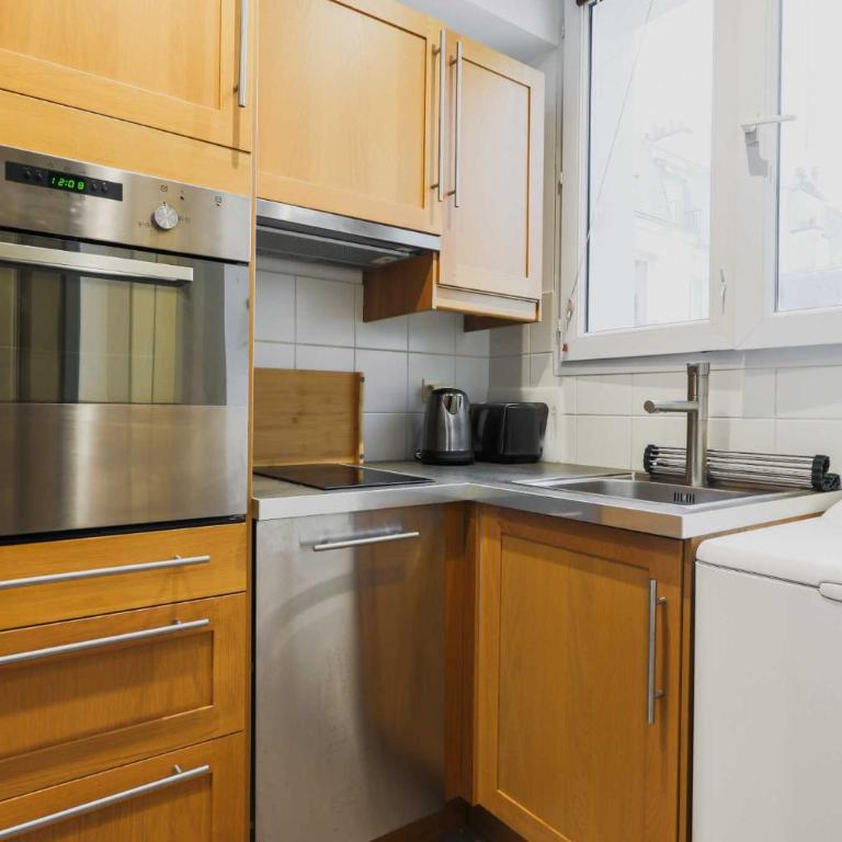 Ideal location 2P quiet Arc de Triomphe - Appartement - 3