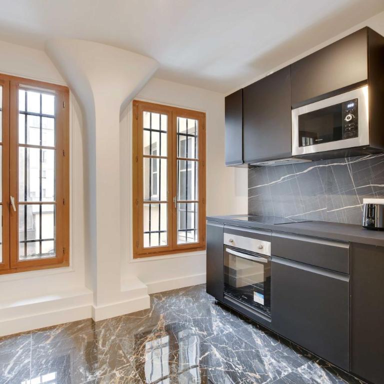 Harmonious 2BDR - 4P apartment - Champs Elysees - Apartment - 3