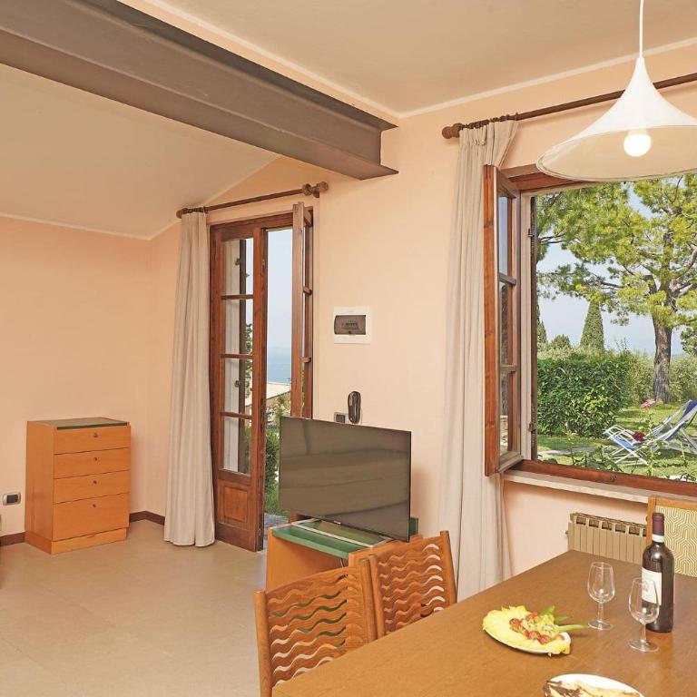 Residence Arca - Appartamento con 2 Camere da Letto e Vista Lago - 12