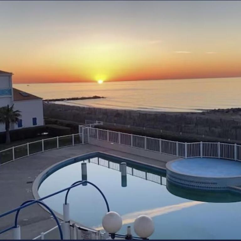 Petite maison dans résidence avec piscine et accès direct à la mer - Maison 2 Chambres - 15