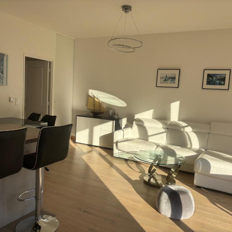 La presqu'île 2 bedrooms with terrace and garage - Two-Bedroom Apartment - 15