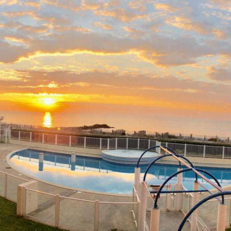 Petite maison dans résidence avec piscine et accès direct à la mer - Maison 2 Chambres - 1