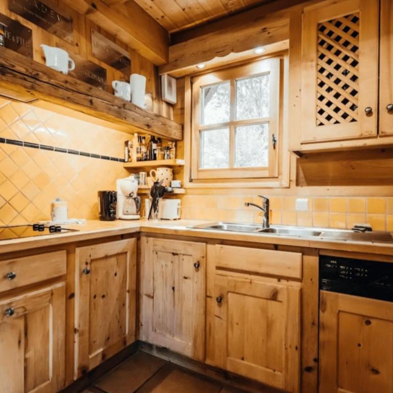 Cottage with balconies in Demi-Quartier - Chalet - 6