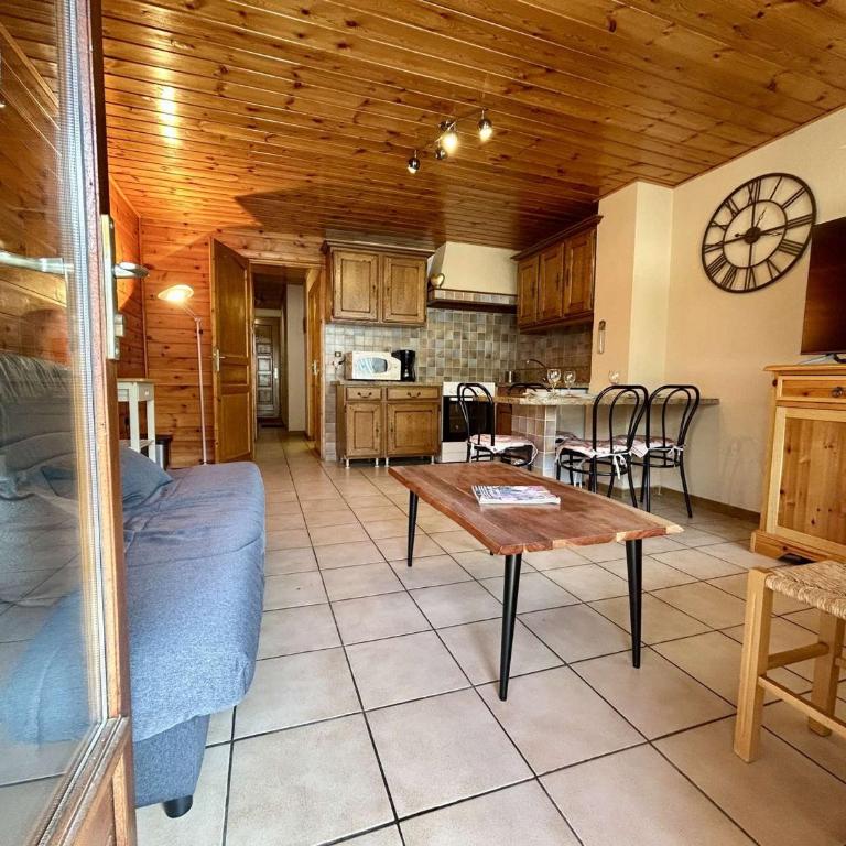 Charmant T2 avec balcon, parking et coin montagne à La Salle-les-Alpes - FR-1-330F-209 - Appartement - 12