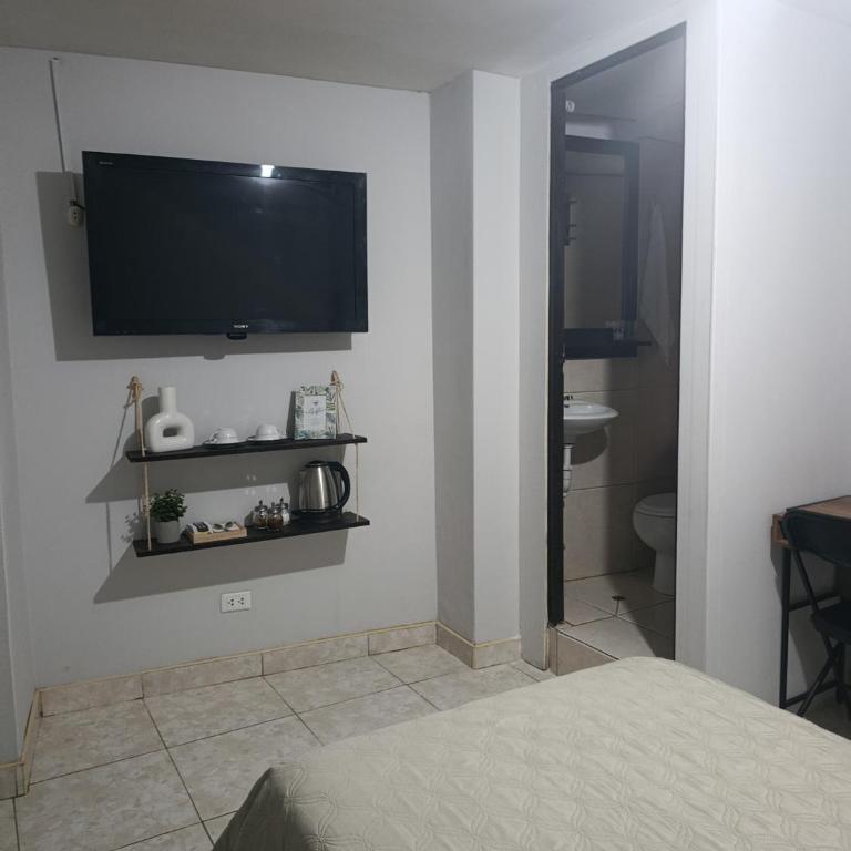 Casa Liira - Double Room with Private Bathroom - 5