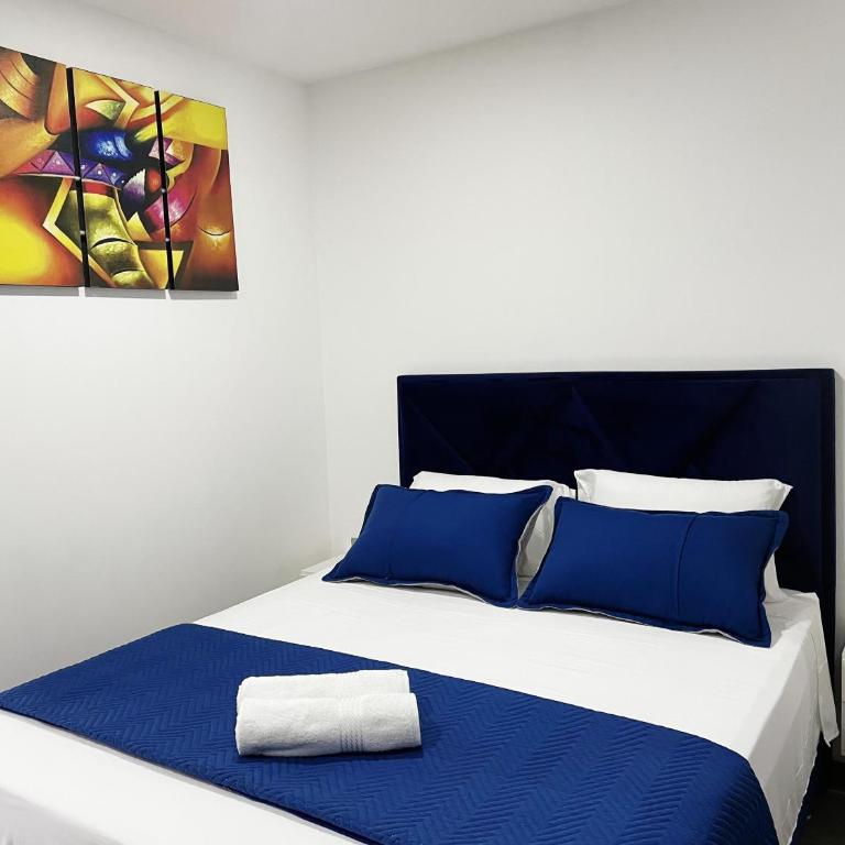 Luxe & Central Premium Amenities Self Check-in - One-Bedroom Apartment with View - 13