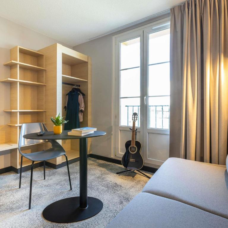 ibis Strasbourg Centre Gare - Superior Double Room with Sofa - 5