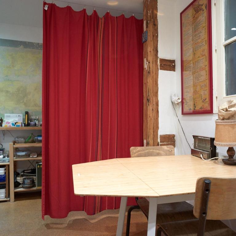 Chambre privée non verrouillée dans un appartement partagé - avec chien - Chambre Simple avec Salle de Bains Commune - 12