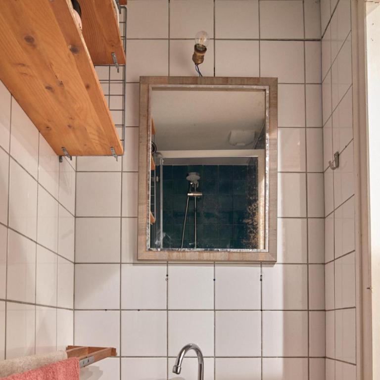 Chambre privée non verrouillée dans un appartement partagé - avec chien - Chambre Simple avec Salle de Bains Commune - 23