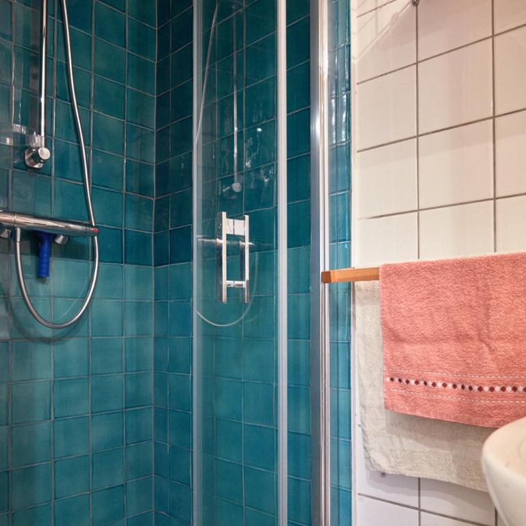 Chambre privée non verrouillée dans un appartement partagé - avec chien - Chambre Simple avec Salle de Bains Commune - 20