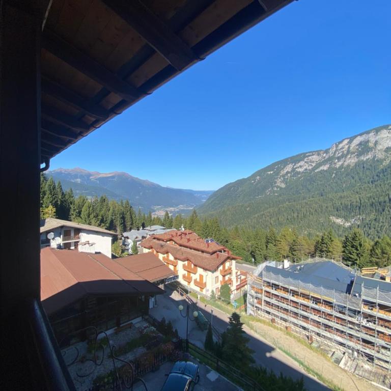 Residence Alberghiero Splendor - Apartment mit 2 Schlafzimmern und Bergblick - 1