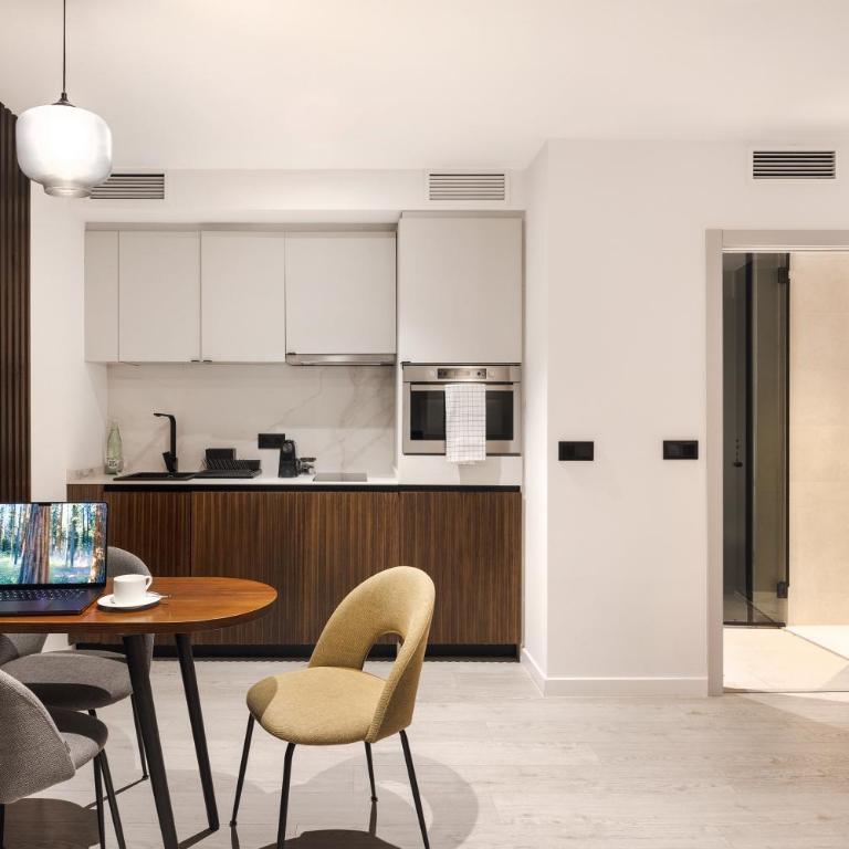 master La Rambla - Interior One Bedroom Apartment - 2