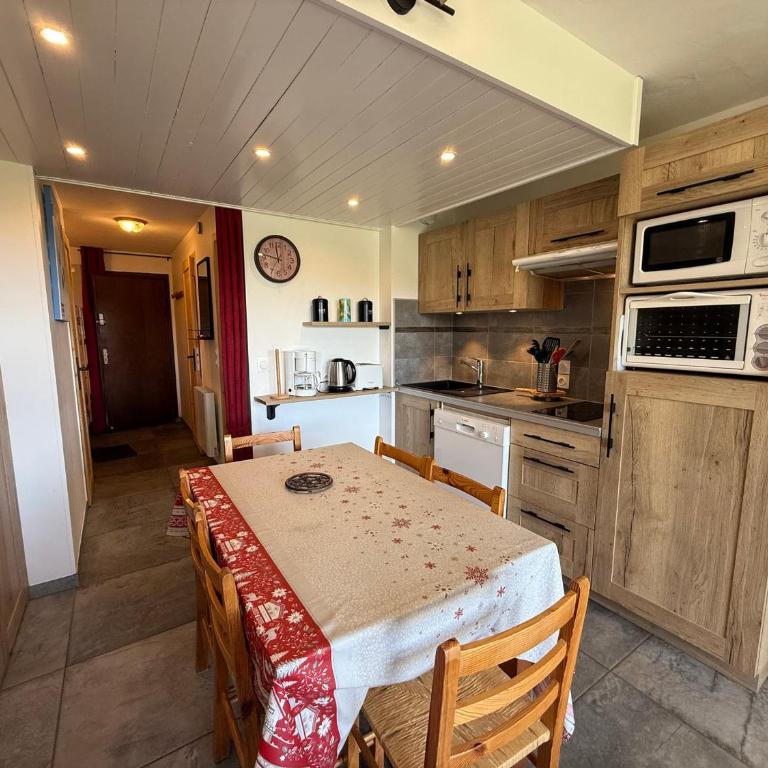 Les Saisies : Appartement 2 pièces cabine, 4 pers, 28 m², animaux admis - One-Bedroom Apartment - 12