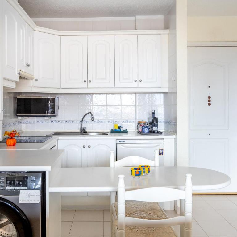 Tranquilidad frente al mar by CABANA Rentals - One-Bedroom Apartment - 2