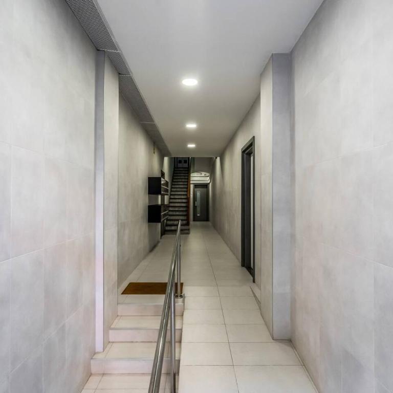Arc de Triomf Base 4BR for 5 Lift - Standard Apartment - 29