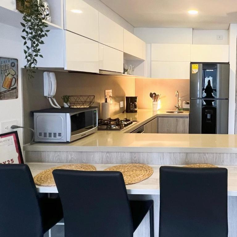 Hermoso Apartamento Torre Barcelona - Two-Bedroom Apartment - 2