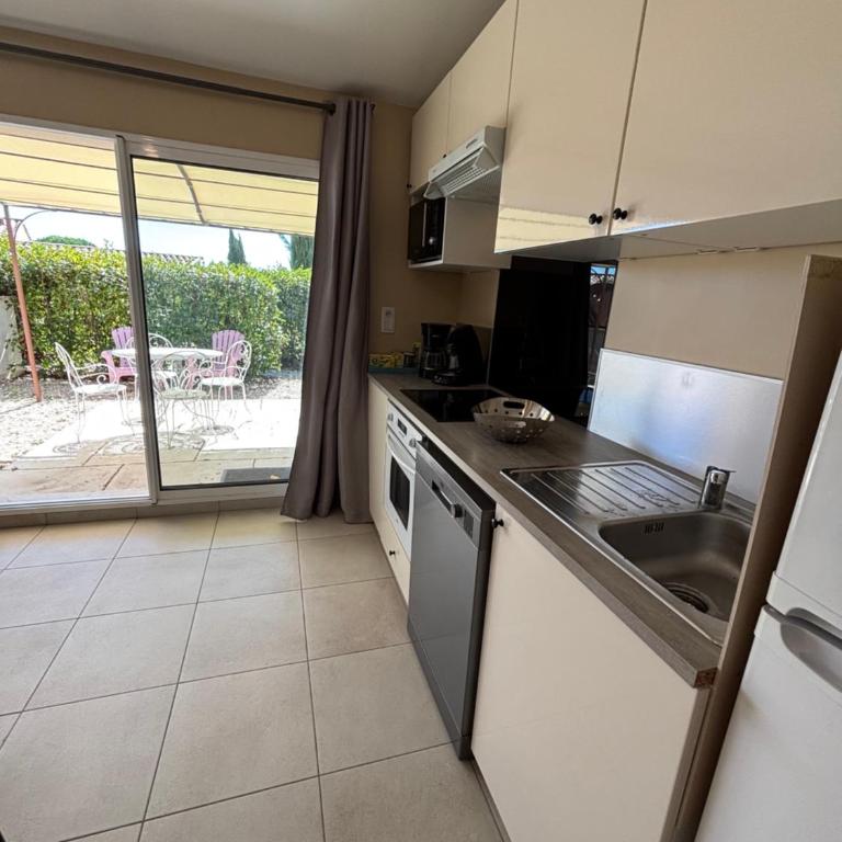 Petite maison à 2 pas du centre de Bédoin - Maison 1 Chambre - 14
