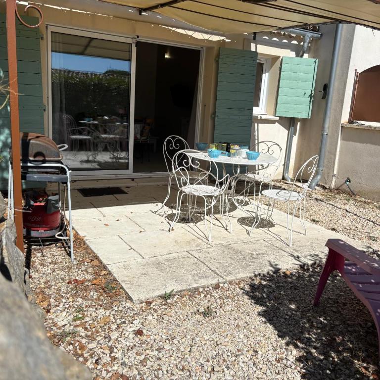 Petite maison à 2 pas du centre de Bédoin - Maison 1 Chambre - 15