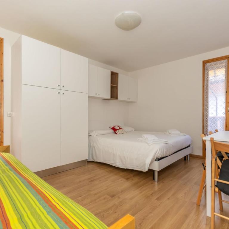 Suite Civetta - Monolocale con Vista Lago - 2