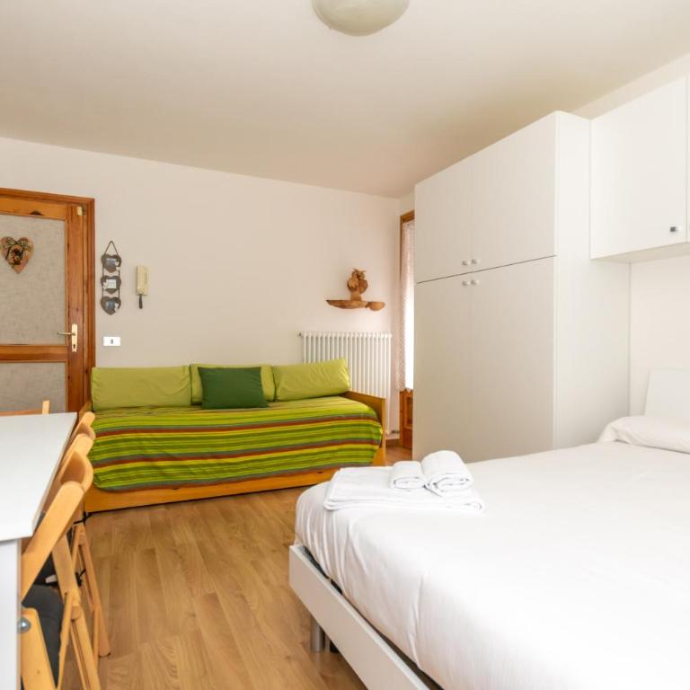 Suite Civetta - Monolocale con Vista Lago - 3