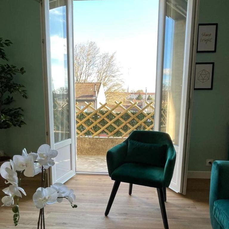 Spacious apartment with balcony - Apartamento - 1
