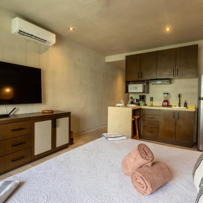 Bakal Studios - Studio with Balcony - 2