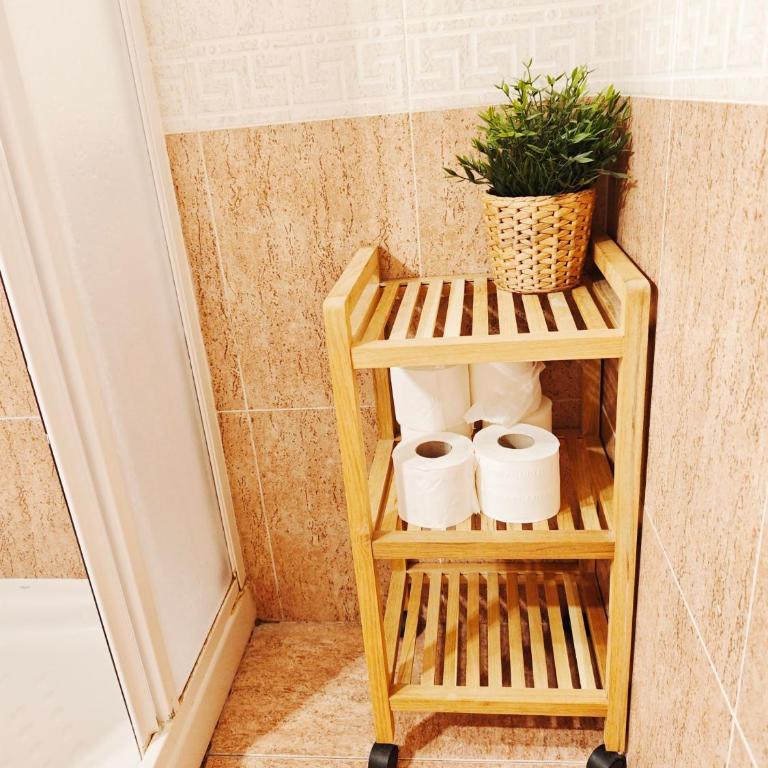 Hostal Rio De Castro - Habitación Individual con baño - 9