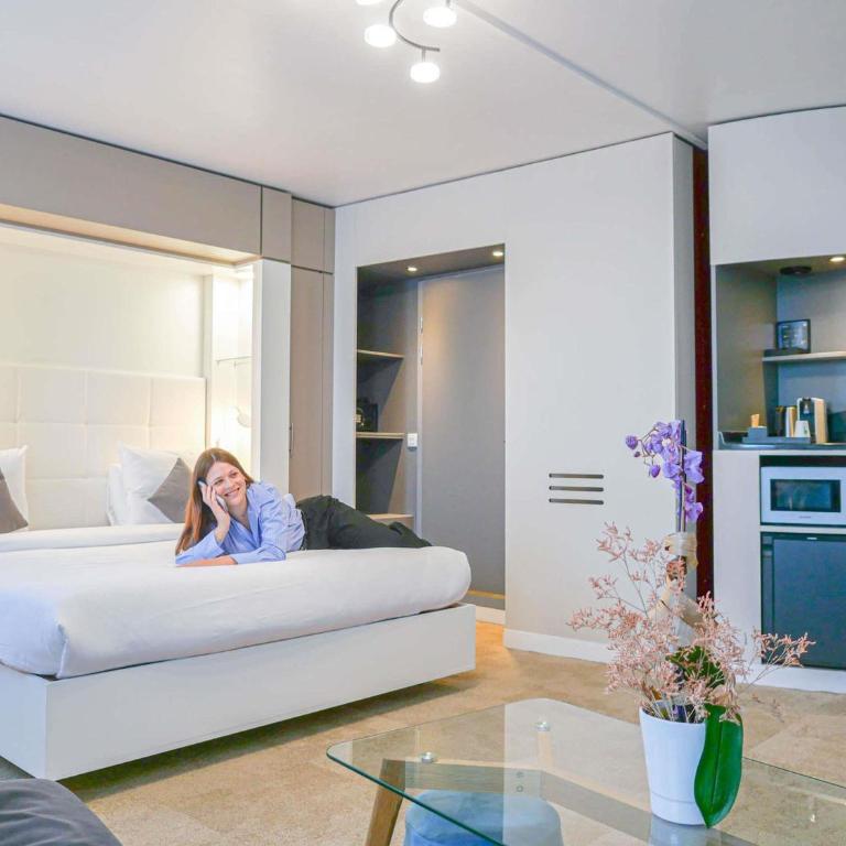 Novotel Suites Paris Montreuil Vincennes - Suite Supérieure avec Lit Double, Lit Simple et Canapé-Lit - 10