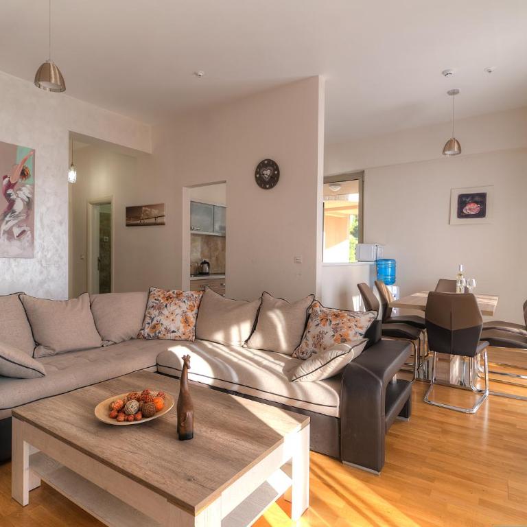 Harmonia Sunrise Apartments - Appartement 3 Chambres avec Vue sur la Montagne - 8