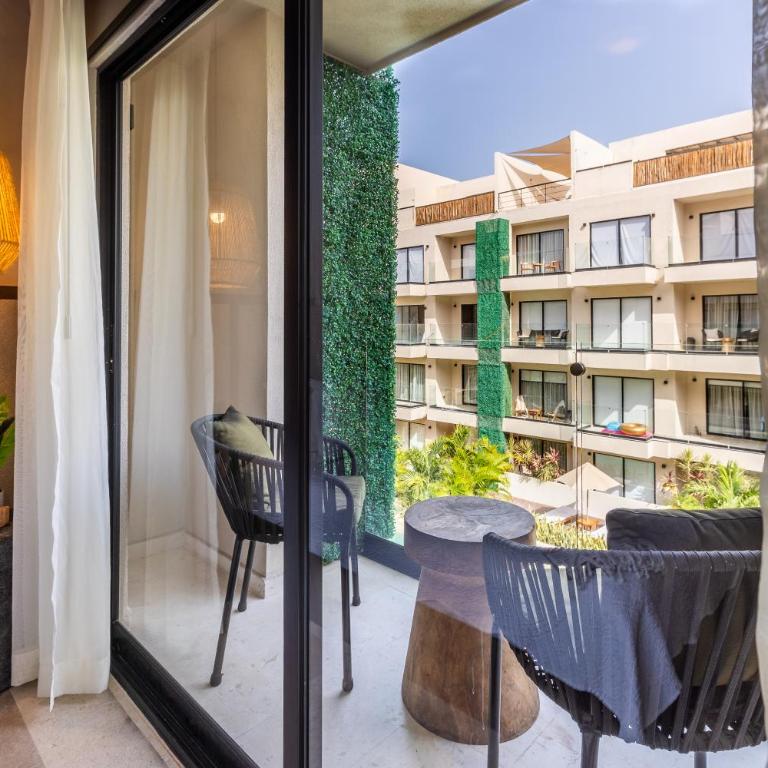 Bakal Studios - Studio with Balcony - 10