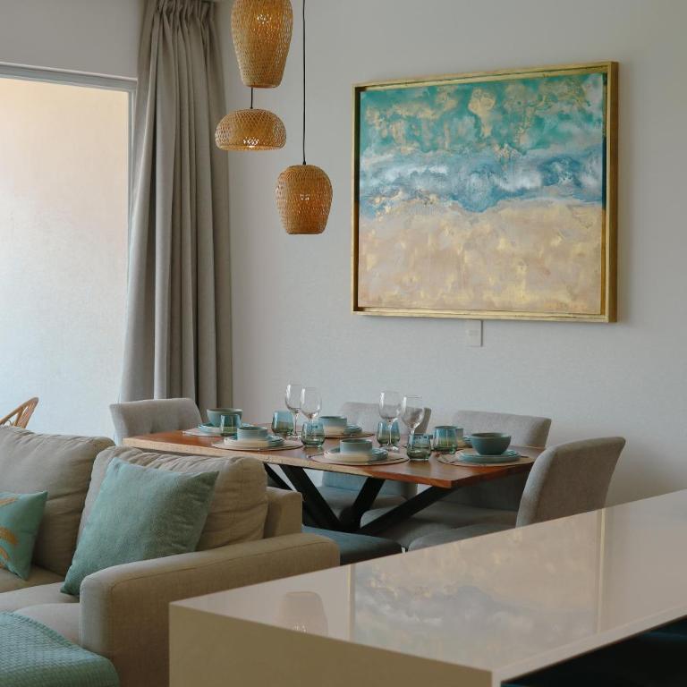 Stylish Playacar Condo with Balcony & Pool - Apartamento Deluxe de 2 dormitorios con vistas al jardín - 3