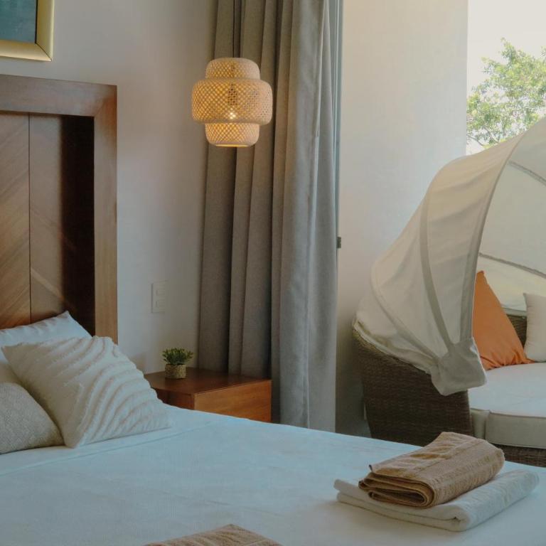 Stylish Playacar Condo with Balcony & Pool - Apartamento Deluxe de 2 dormitorios con vistas al jardín - 20