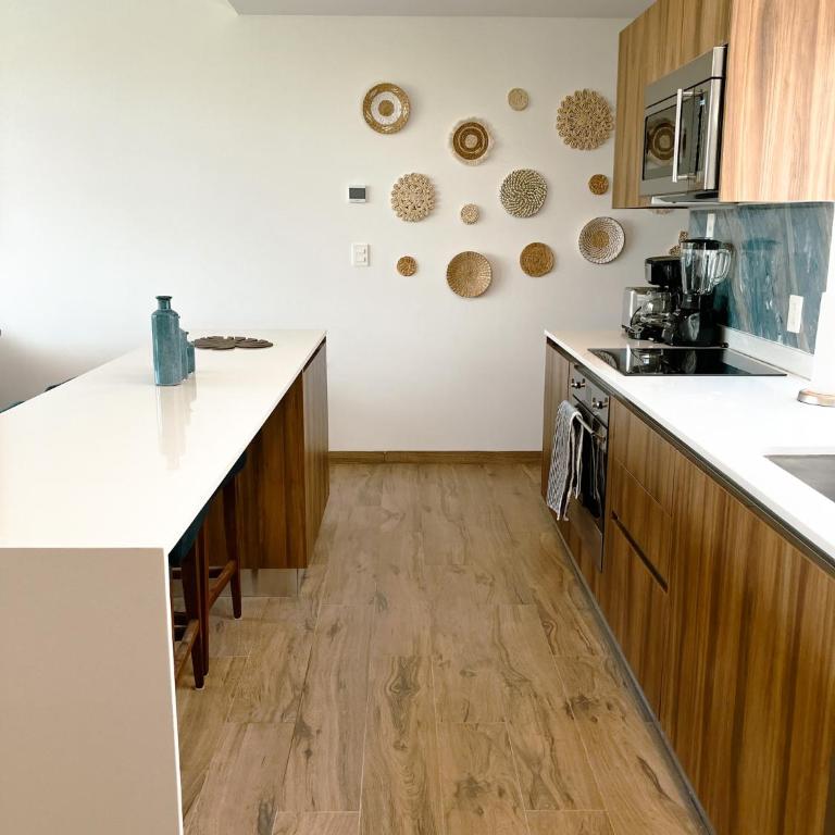 Stylish Playacar Condo with Balcony & Pool - Apartamento Deluxe de 2 dormitorios con vistas al jardín - 32