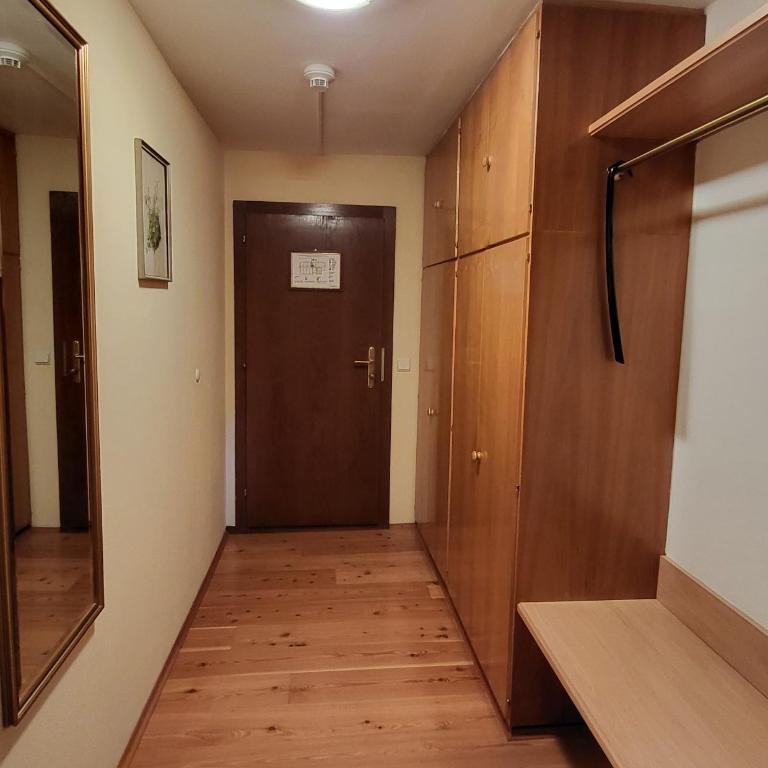 Hotel Batzenhäusl - Zimmer mit Kingsize-Bett und Bergblick - 3