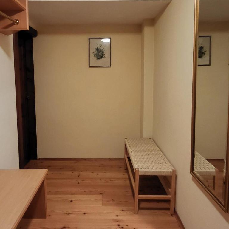 Hotel Batzenhäusl - Zimmer mit Kingsize-Bett und Bergblick - 4