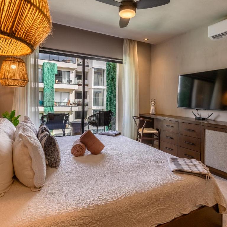 Bakal Studios - Studio with Balcony - 12
