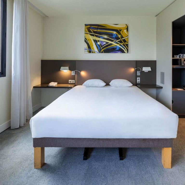 Novotel Suites Paris Stade de France - Superior Suite with Double Bed and Sofa Bed - 7