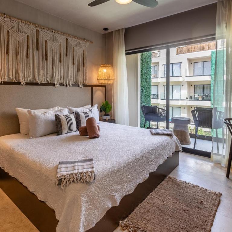 Bakal Studios - Studio with Balcony - 14