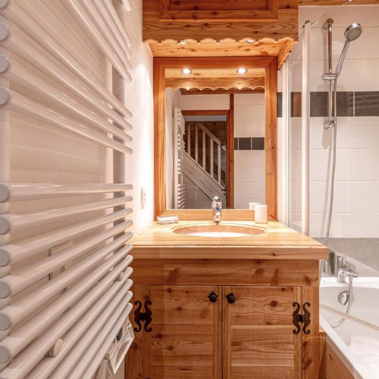Appartement Duplex Intimiste avec Wifi, Balcon et Proche Pistes à Val-d'Isère - FR-1-694-135 - Appartement - 11