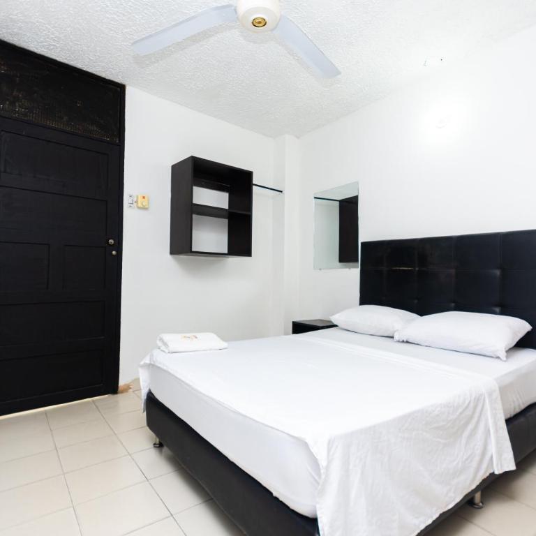 Hotel Costa Caribe BAQ - Standard Double Room with Fan - 6