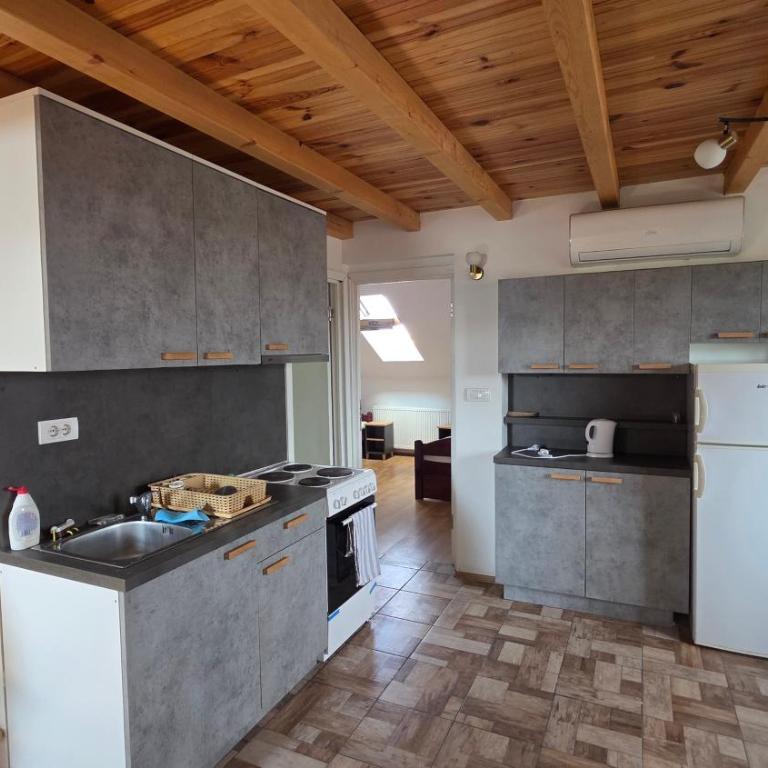 Duplex stan u Beogradu - Apartman s 3 Spavaće Sobe i Pogledom na Planinu - 6