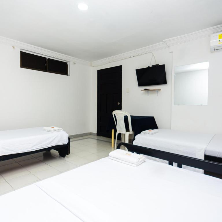 Hotel Costa Caribe BAQ - Standard Quadruple Room - 4