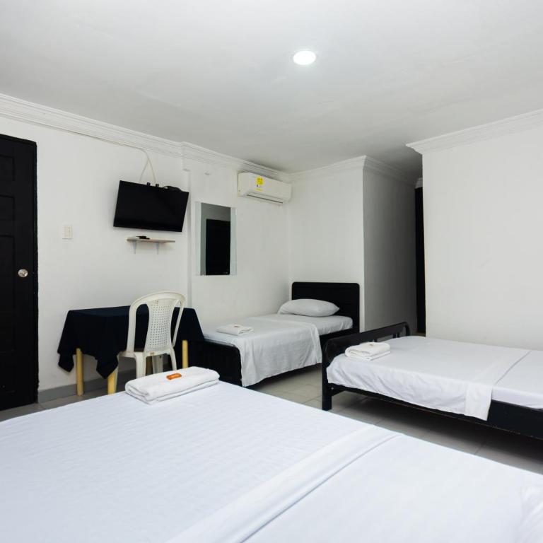 Hotel Costa Caribe BAQ - Standard Quadruple Room - 3