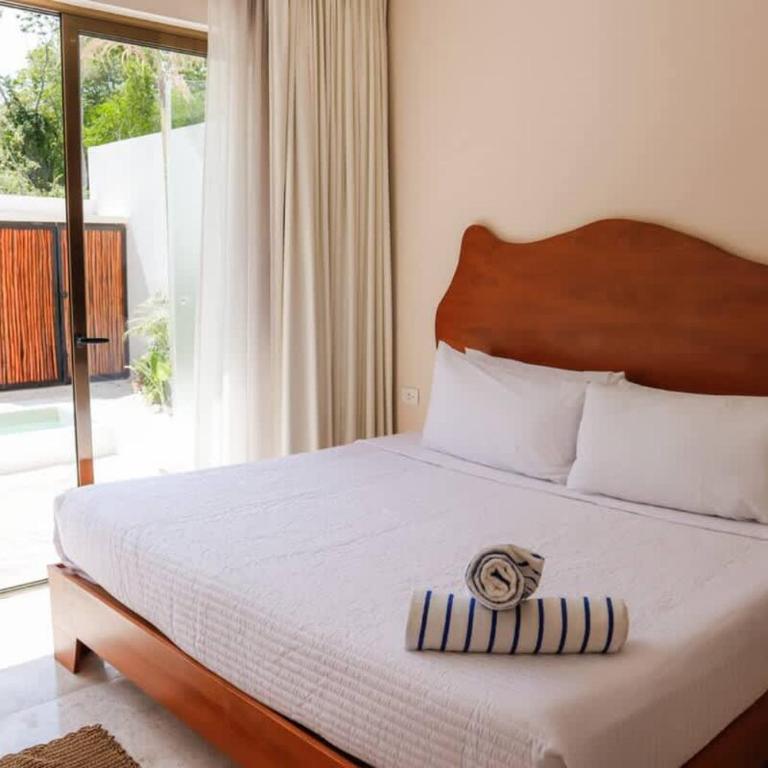 Stunning 4BR Tropical Chic Villa with Private Pool Garden & Modern Comforts - Villa - 29