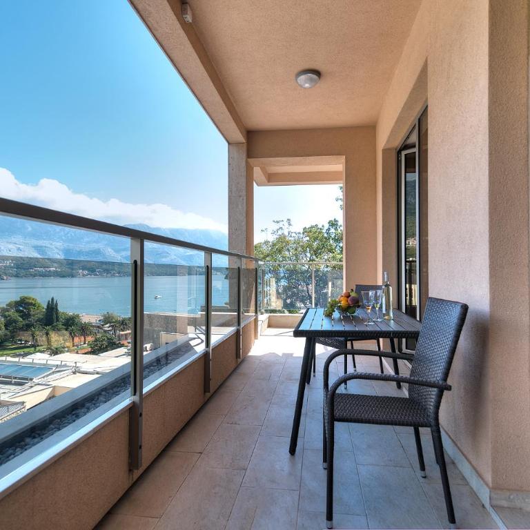 Harmonia Sunrise Apartments - Apartman sa 2 Spavaće Sobe, Terasom i Pogledom na More - 4