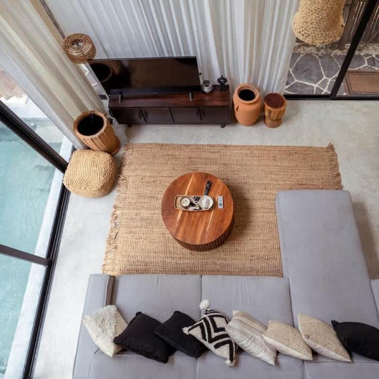 Spacious 6BR Luxe Villa with 4 Private Pools and Yoga Space Rooftop & Concierge - Villa - 11