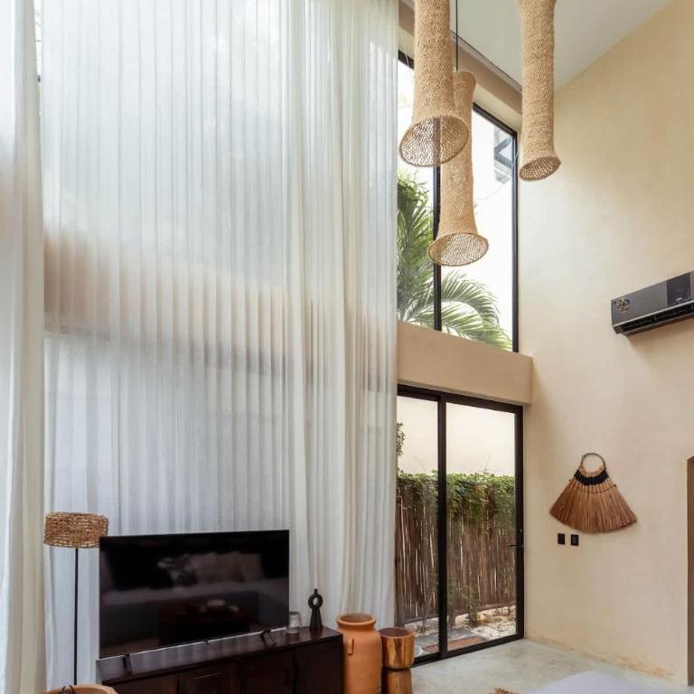 Spacious 6BR Luxe Villa with 4 Private Pools and Yoga Space Rooftop & Concierge - Villa - 13